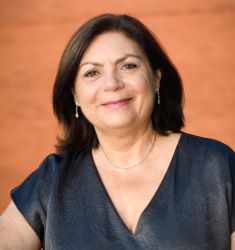 Amparo Querol min